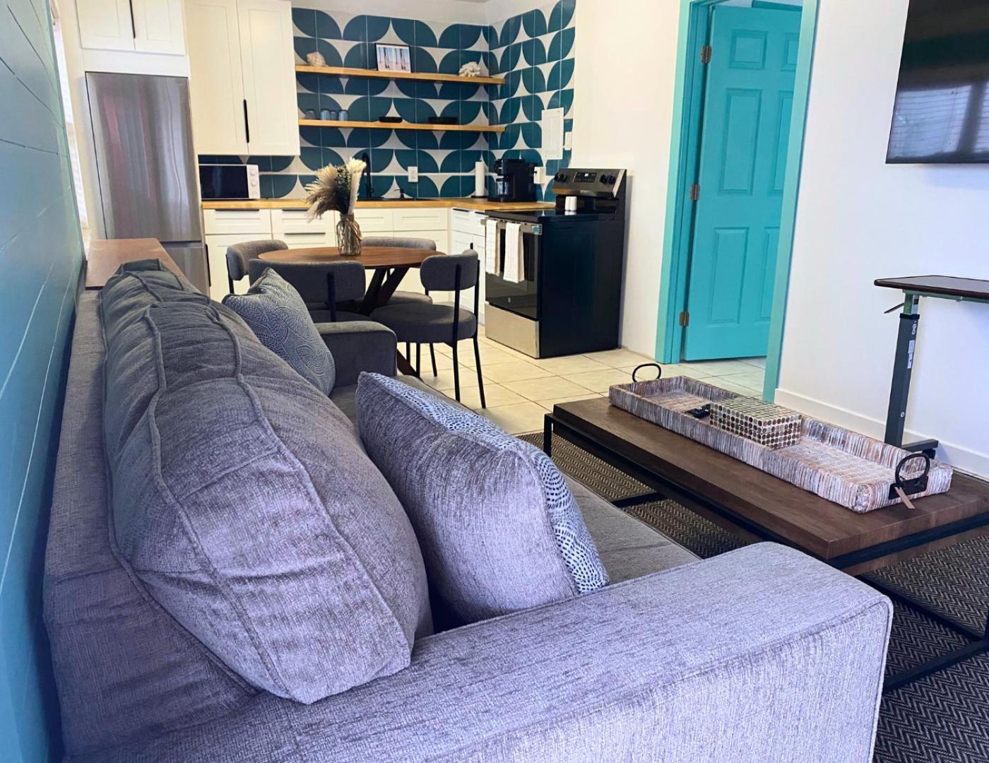 Oasis Palms Resort เซนต์พีทบีช ภายนอก รูปภาพ